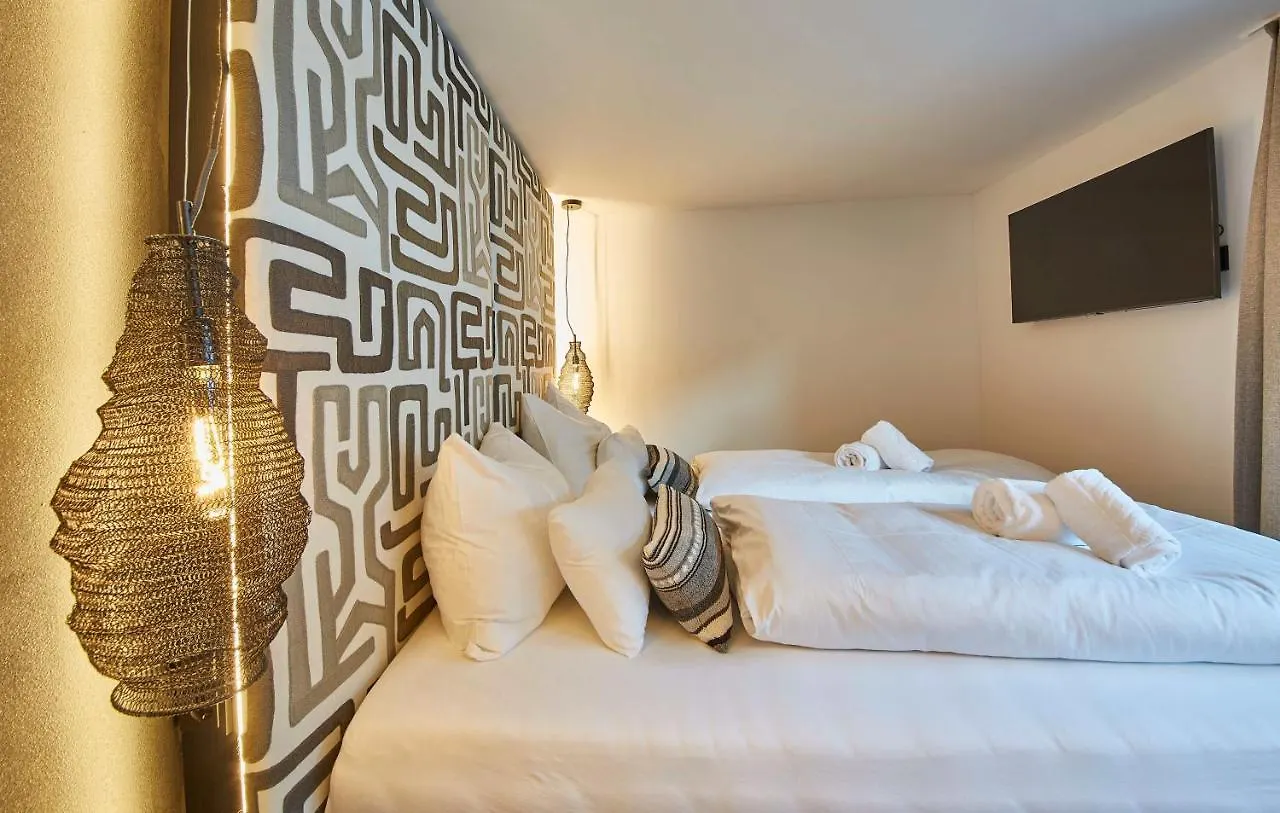 The Poolhouse Boutique Lodge