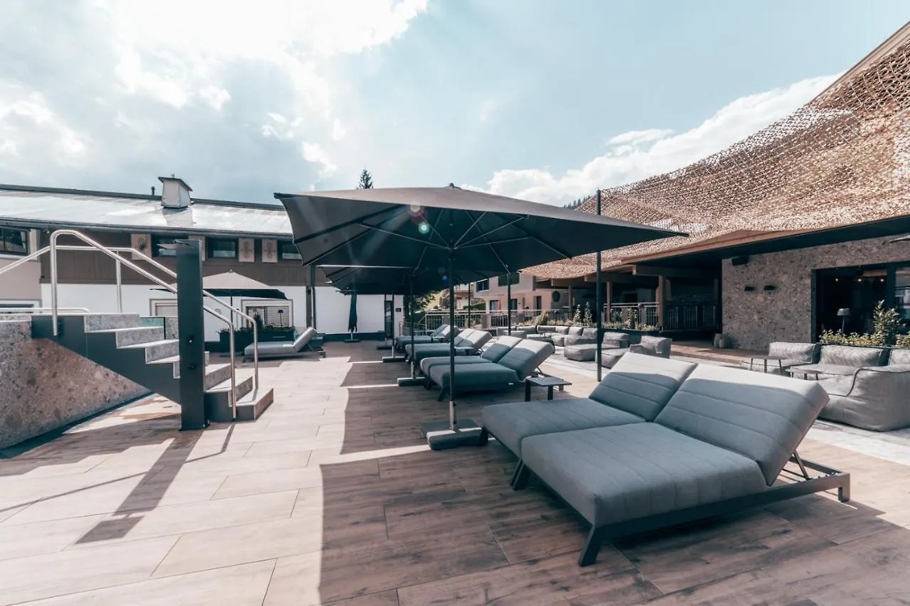The Poolhouse Boutique Lodge
