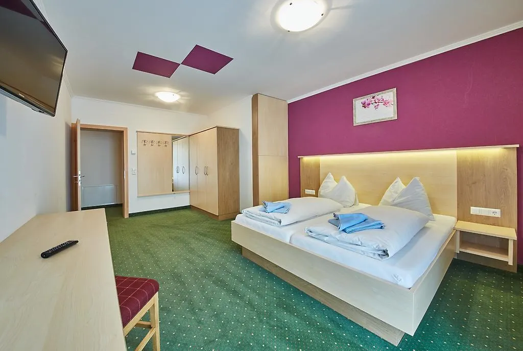 The Poolhouse Boutique Lodge Saalbach-Hinterglemm