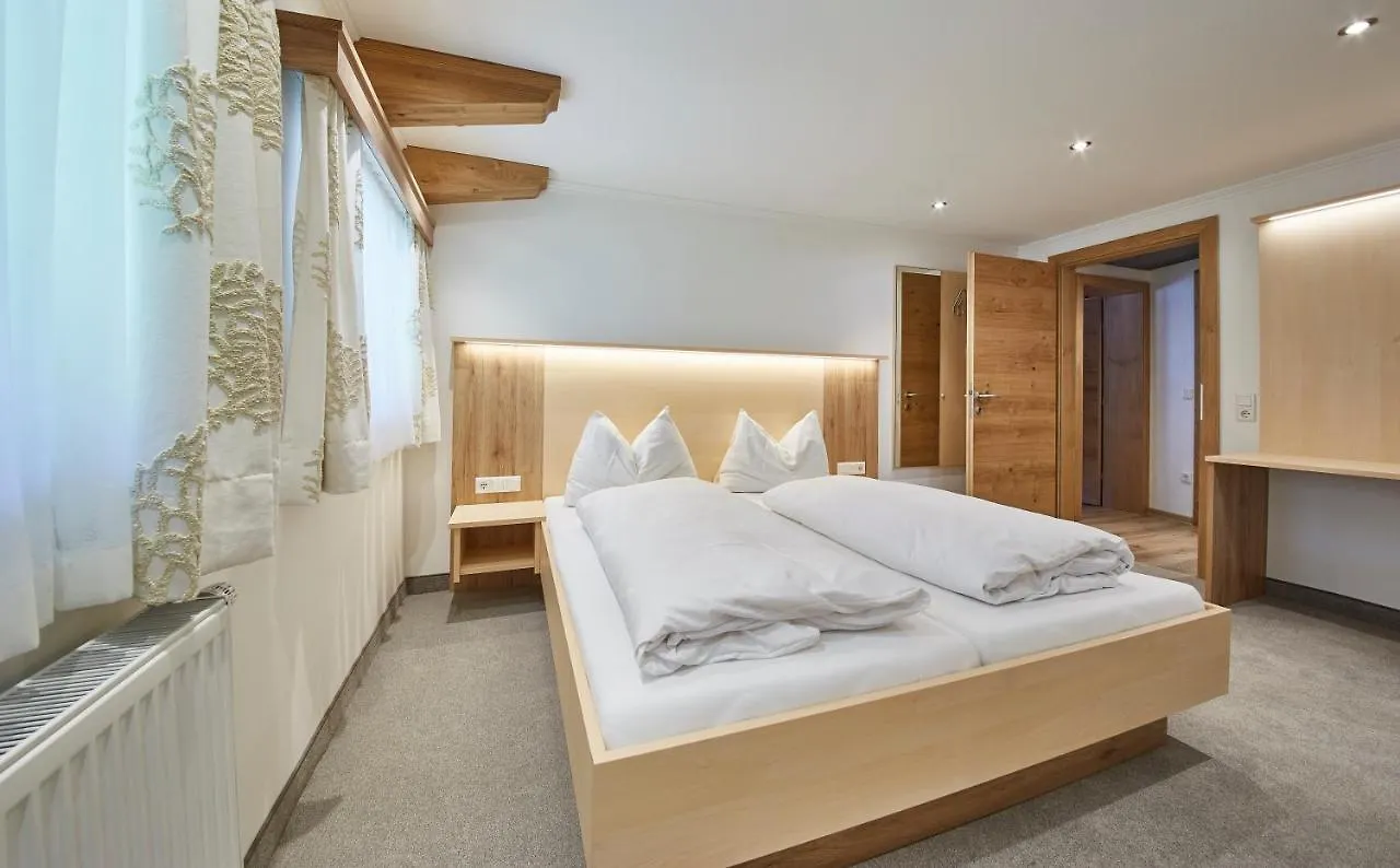 The Poolhouse Boutique Lodge